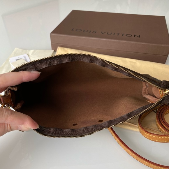 SOLD❌ Louis Vuitton Eva Clutch - Picture 8 of 12